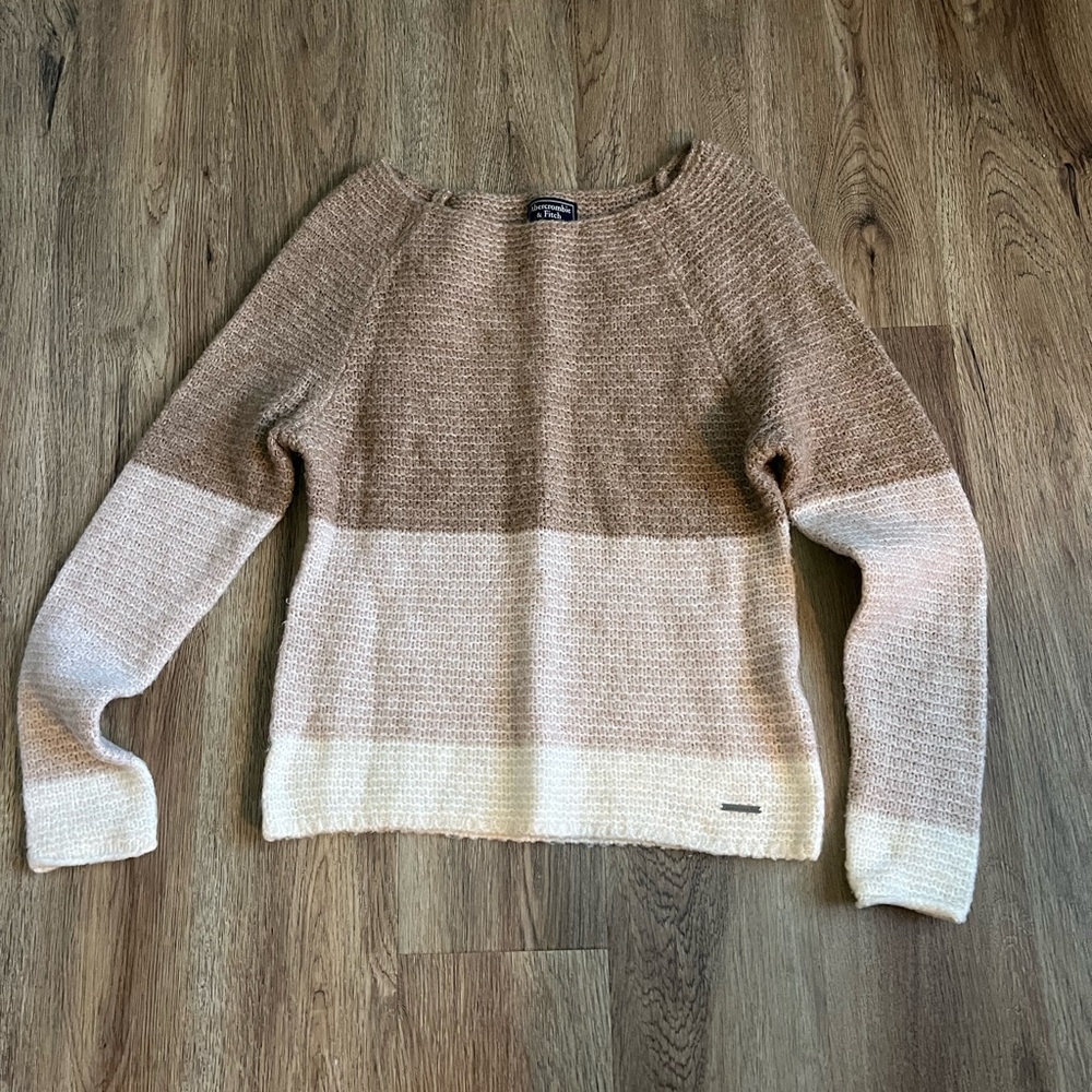 VEUC Abercrombie & Fitch boat neck color block sweater